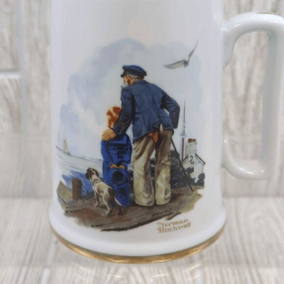 VTG 1985 Norman Rockwell Lot of 2 Collectors Cups Gold Trim Looking out to Sea - Picture 6 of 9